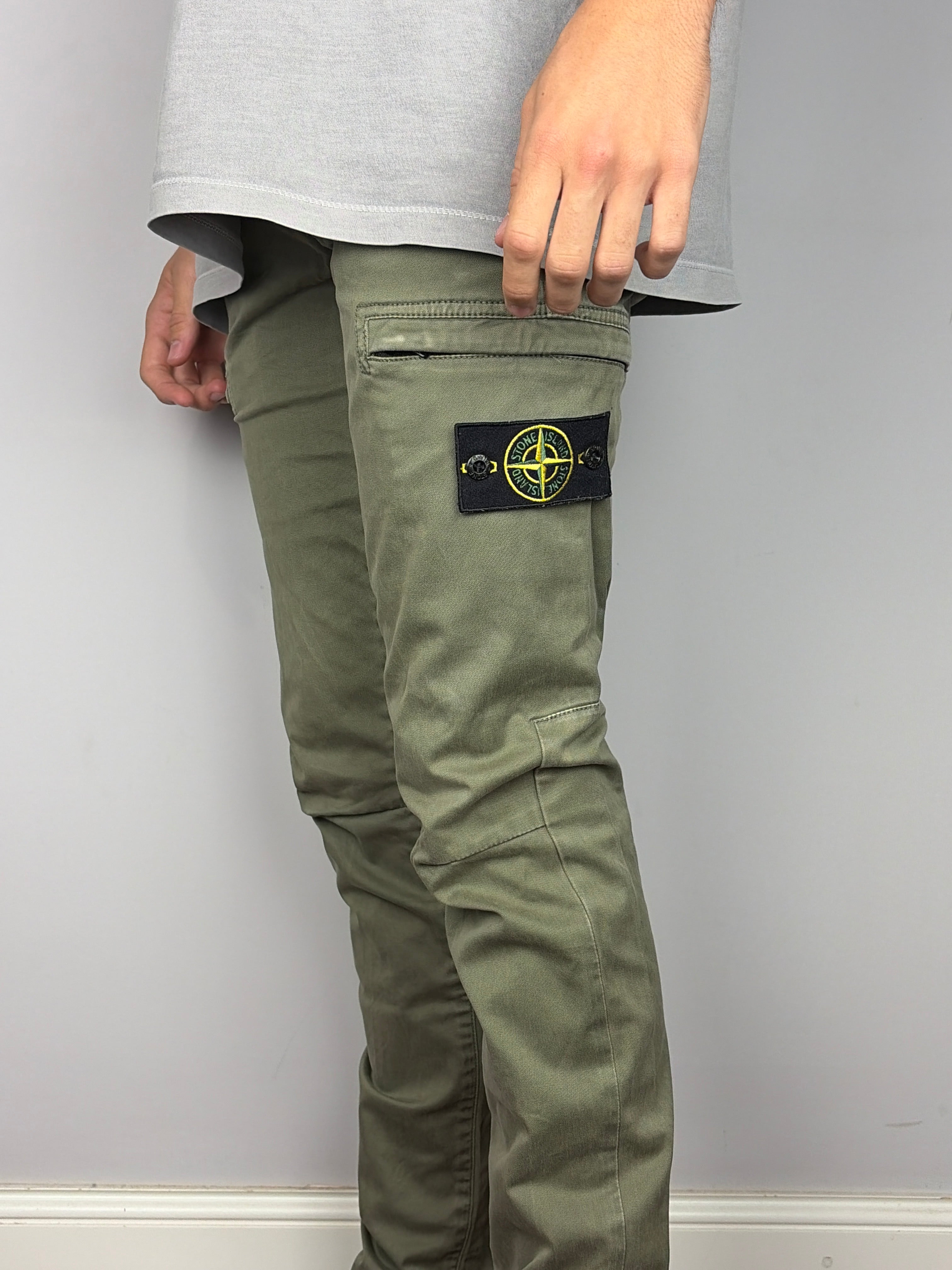 Pantalón Cargo Stone Island - Talla W28